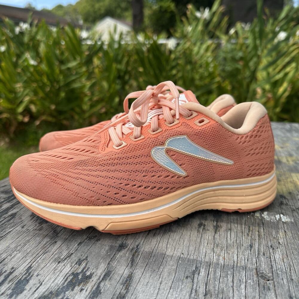 Newton Momentum Salmon Orange Pink Athletic Running Sneakers Women’s 9 - 905